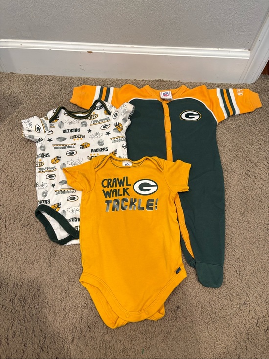 Gerber Other - Green Bay Packers Infant Onesies and Sleepers Set of 3 6-12 Months